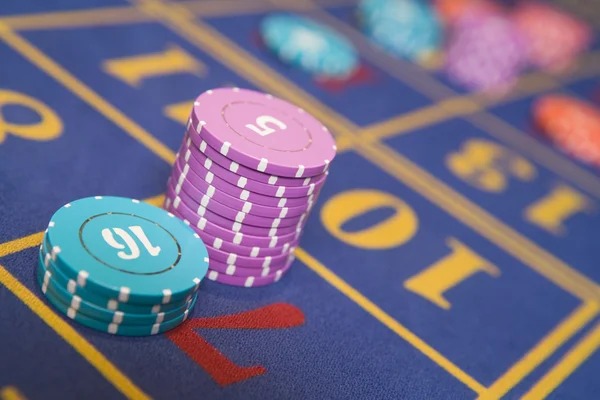 Live spin counter and balance updates Spin counter and balance display during Auto Roulette